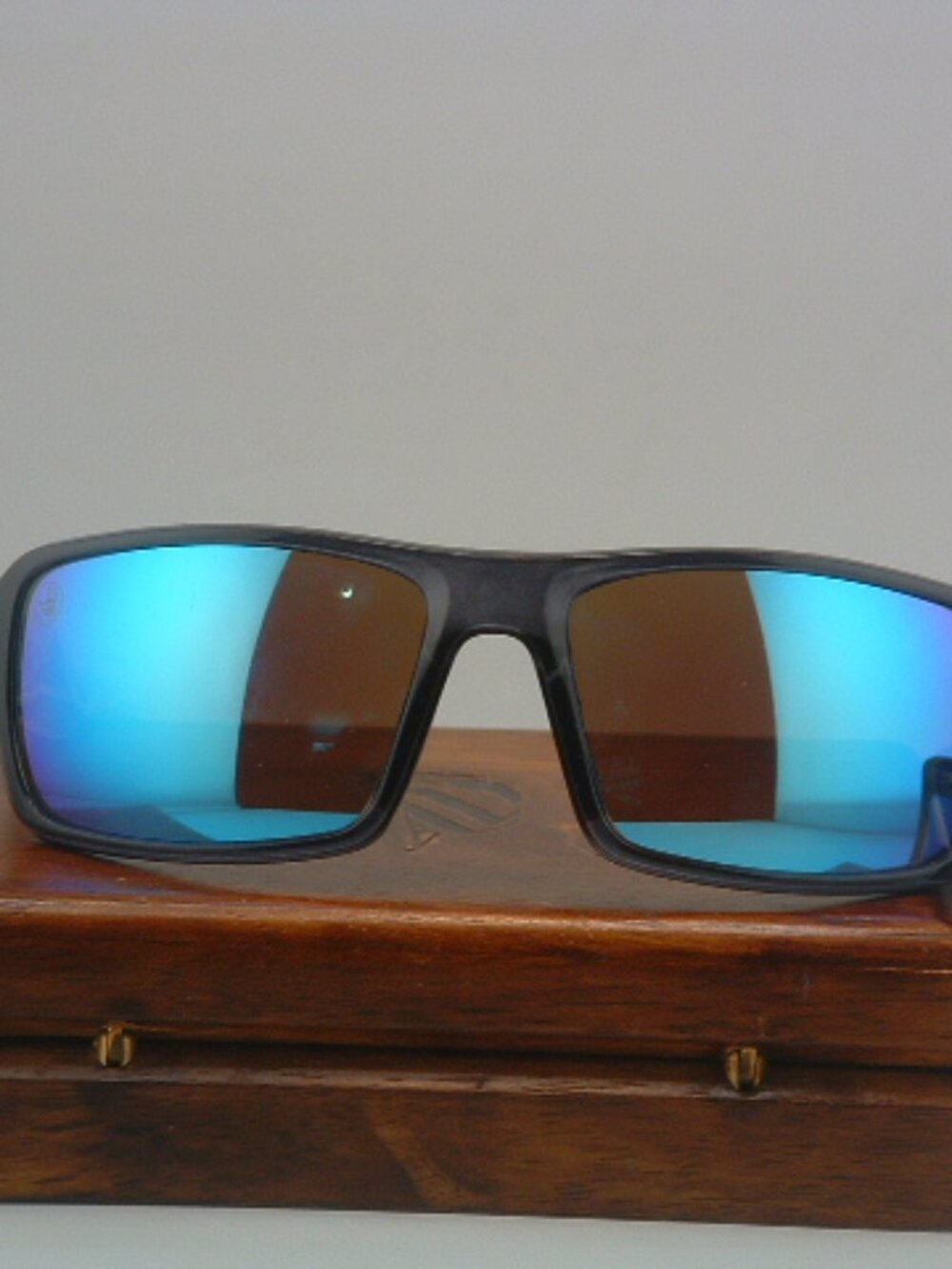Foster Grant Body Glove BGSPT 2017 Sunglasses